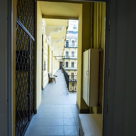Brand New Studio With Aircon In The Center Budapest Bagian luar foto