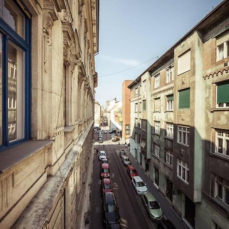 Brand New Studio With Aircon In The Center Budapest Bagian luar foto